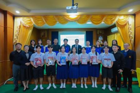 บันทึกข้อตกลงการเข้าศึกษาต่อคณะวิศวกรรมศาสตร์มหาวิทยาลัยเชียงใหม่ และ การจัดทำบันทึกข้อตกลงเงื่อนไขการรับทุนการศึกษาตามโครงการทุนการศึกษาเพื่อขยายโอกาสและพัฒนาประเทศ (ODOS) รุ่นที่ 2  วันอังคารที่ 4 พฤศจิกายน 2568 งานแนะแนวโรงเรียนจักรคำคณาทร จังหวัดลำพูน