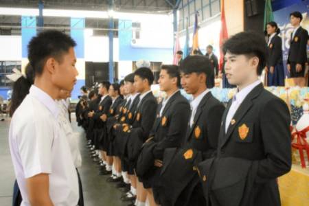 พิธีสถาปนาคณะกรรมการสภานักเรียน ประจำปีการศึกษา 2569  โรงเรียนจักรคำคณาทร จังหวัดลำพูน วันพฤหัสบดีที่ 18 มิถุนายน 2569 โรงเรียนจักรคำคณาทร จังหวัดลำพูน ได้จัดพิธีสถาปนาคณะกรรมการสภานักเรียน ประจำปีการศึกษา