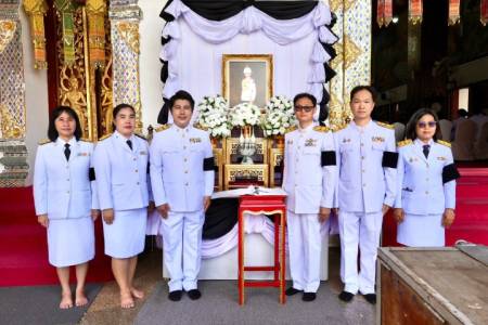 พิธีสวดบำเพ็ญกุศลปัณรสมวาร (ครบ 15 วัน) อุทิศถวายพระกุศล แด่สมเด็จพระเจ้าลูกเธอ เจ้าฟ้าพัชรกิติยาภา นเรนทิราเทพยวดี กรมหลวงราชสาริณีสิริพัชร มหาวัชรราชธิดา วันพฤหัสบดีที่ 25 มิถุนายน พ.ศ. 2569 นายธำรงค์ หน่อเรือง ผู้อำนวยการโรงเรียนจักรคำคณาทร