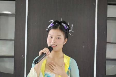 โรงเรียนจักรคำคณาทร จังหวัดลำพูน ขอแสดงความยินดีกับนักเรียนคนเก่ง ของแผนการเรียนภาษาจีน​ ที่เข้ารอบชิงชนะเลิศ​ 10​ ทีมสุดท้าย ในการแข่งขันภาษาและวัฒนธรรมจีนแห่งประเทศไทยชิงถ้วยรางวัล​