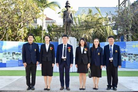 โรงเรียนจักรคำคณาทร จังหวัดลำพูน  ยินดีต้อนรับรองผู้อำนวยการสถานศึกษา วันศุกร์ที่ 9 พฤศจิกายน 2569 โรงเรียนจักรคำคณาทร จังหวัดลำพูน  ยินดีต้อนรับรองผู้อำนวยการสถานศึกษา ในโอกาสได้รับการบรรจุแต่งตั้งให้ดำรงตำแหน่งรองผู้อำนวยการสถานศึกษาโรงเรียนจักรคำคณาทร