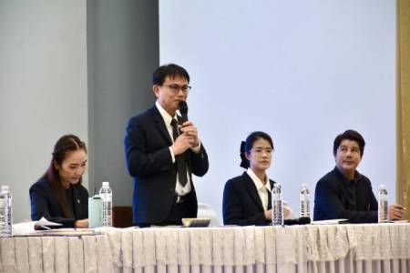 การประชุมข้าราชการครูและบุคลากรทางการศึกษา  ประจำเดือน มกราคม 2569  วันศุกร์ที่ 9 มกราคม 2569       นายธำรงค์ หน่อเรือง ผู้อำนวยการโรงเรียนจักรคำคณาทร จังหวัดลำพูน เป็นประธานการประชุมประจำเดือนมกราคม 2569 พร้อมด้วยคณะผู้บริหาร คณะครู และบุคลากรทางการศึกษา